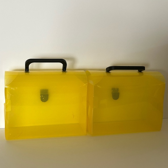 🆓 - Set of (2) Plastic Yellow Carry Cases for Toy Storage - Free With Purchase - Picture 7 of 16